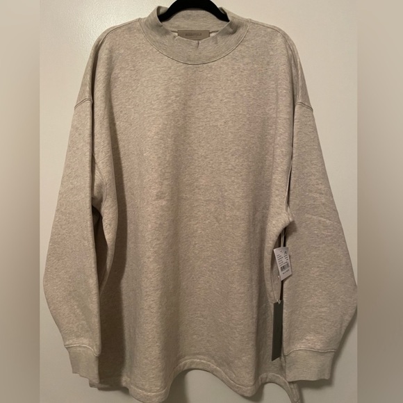 Essentials Sweatshirt - Picture 2 of 2